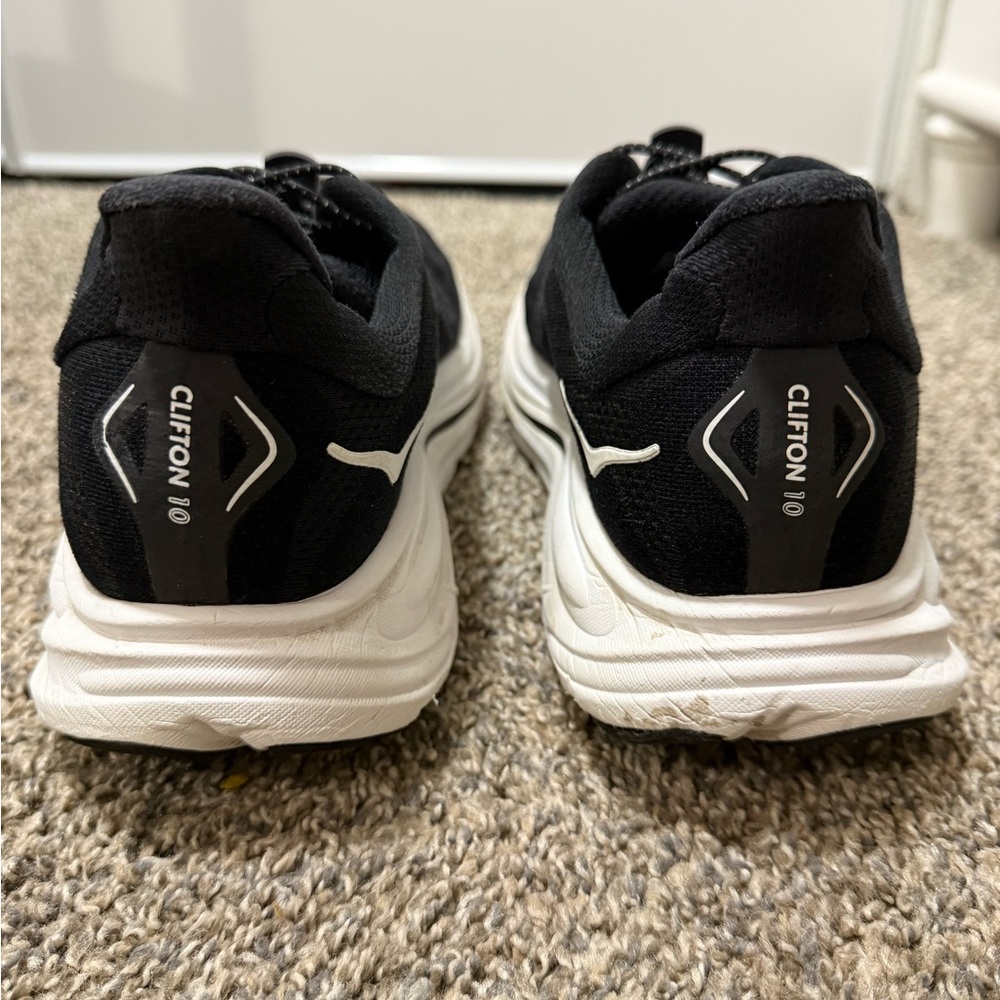 HOKA ONE ONE CLIFTON 10 Men's Black Running Shoes - Picture 5 of 9